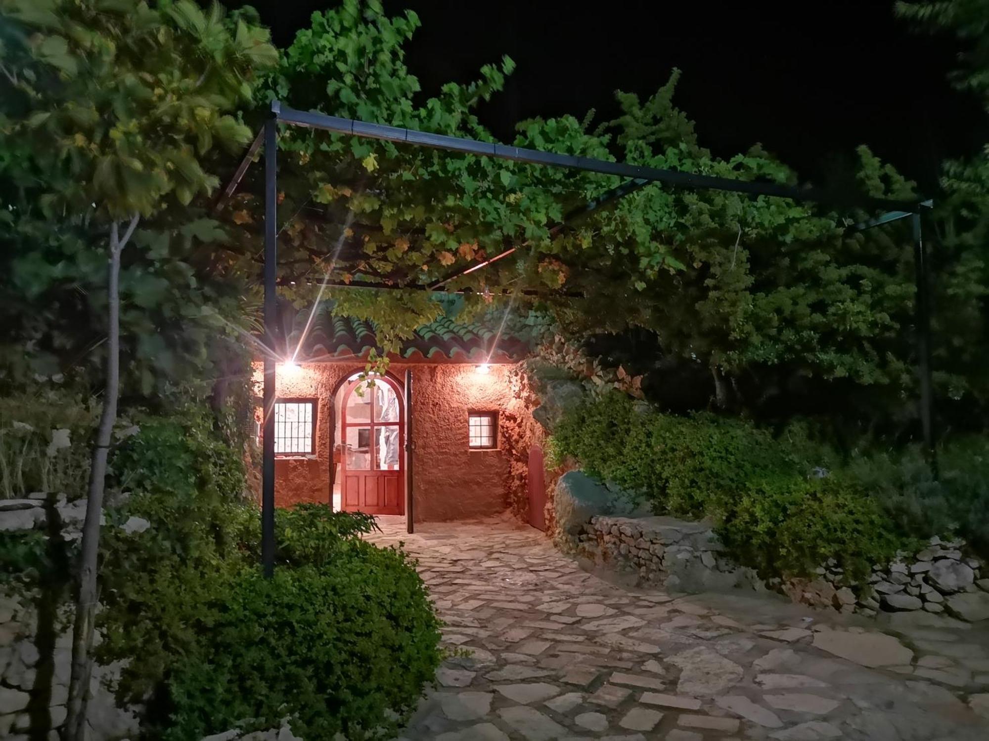 Cueva El Parral Guest House Pegalajar Exterior photo